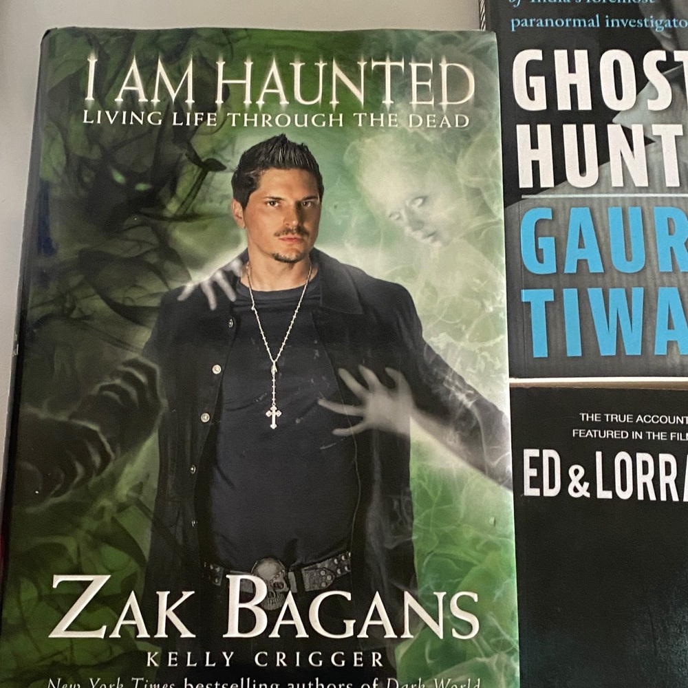 Paranormal Book Collection - Picture 2 of 7